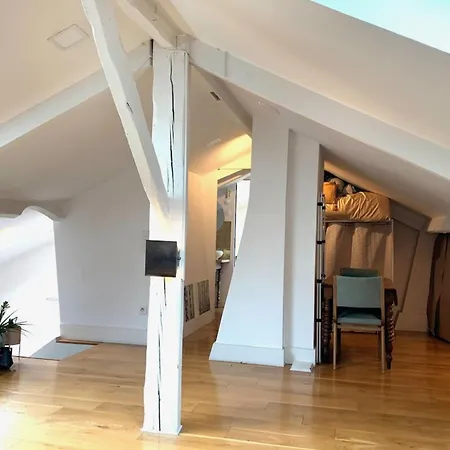 Spacious Comfortable Quiet Duplex * Puteaux