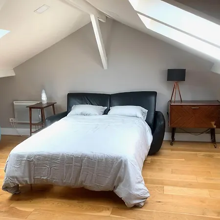 Spacious Comfortable Quiet Duplex * Puteaux